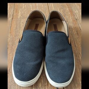 OluKai Pehuea women's size 8 slip on loafers in navy blue